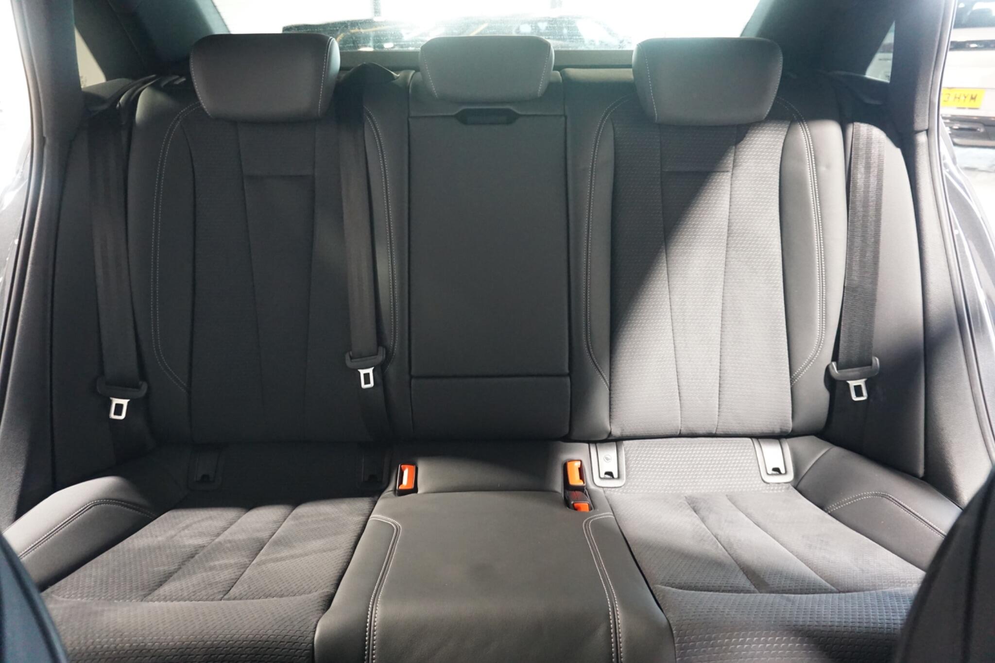 Audi A4 2.0 TDI 40 Black Edition Saloon 4dr Diesel S Tronic quattro Euro 6 (s/s) (204 ps)